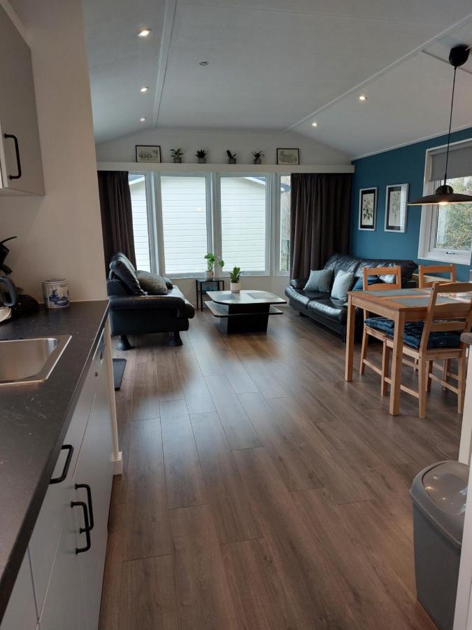 Modern En Chic Chalet Tot 4 Personen Op De Veluwe Recreatiepark De Oude Driest Putten Exterior foto
