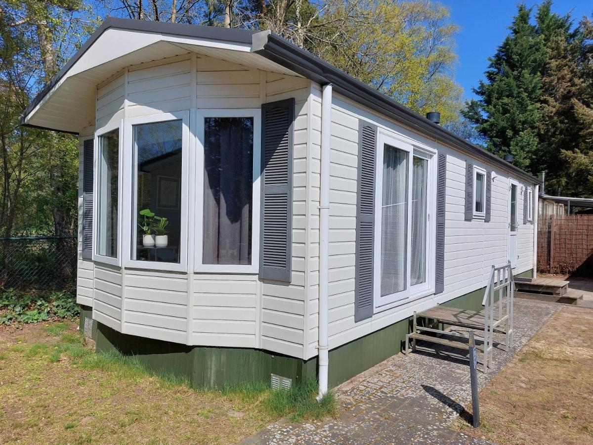 Modern En Chic Chalet Tot 4 Personen Op De Veluwe Recreatiepark De Oude Driest Putten Exterior foto