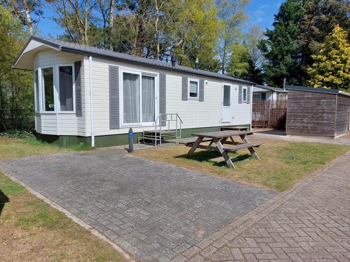 Modern En Chic Chalet Tot 4 Personen Op De Veluwe Recreatiepark De Oude Driest Putten Exterior foto